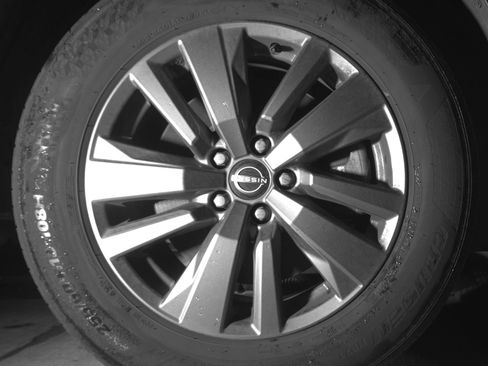 Used 2025 Nissan Pathfinder SV image 13