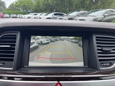 Used 2018 Genesis G80 3.8 RWD image 17