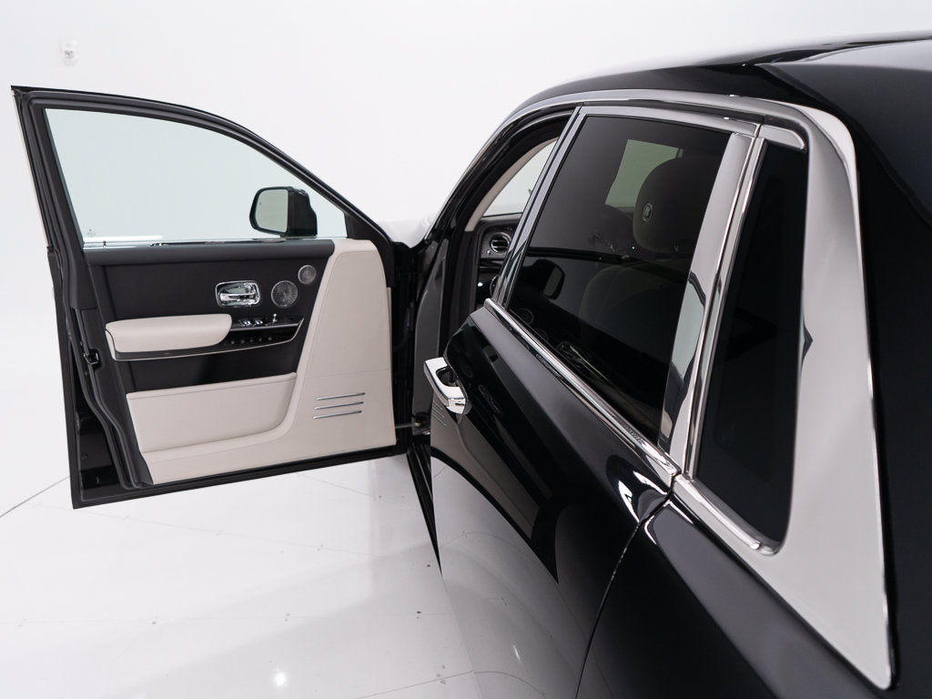 Certified 2018 Rolls-Royce Phantom Sedan RWD image 10
