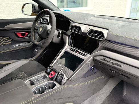 Used 2023 Lamborghini Urus Performante AWD/4WD image 45