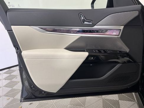 New 2026 BMW 740i xDrive image 10