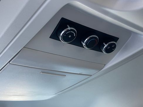 Used 2010 Dodge Grand Caravan SXT image 21