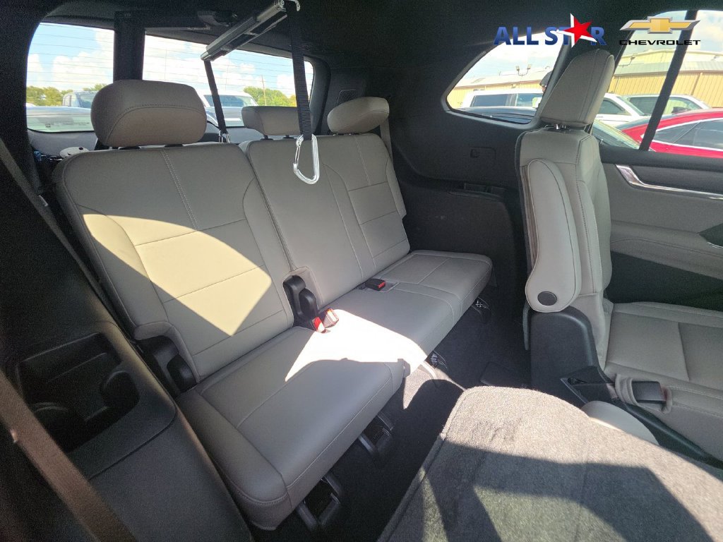 Used 2024 GMC Acadia Elevation w/ Luxury Package FWD image 4