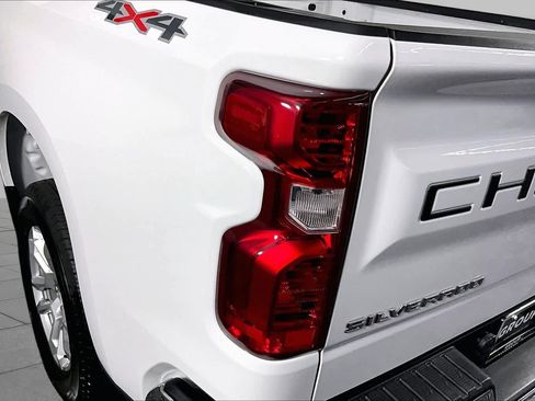 Certified 2023 Chevrolet Silverado 1500 LT AWD/4WD image 28