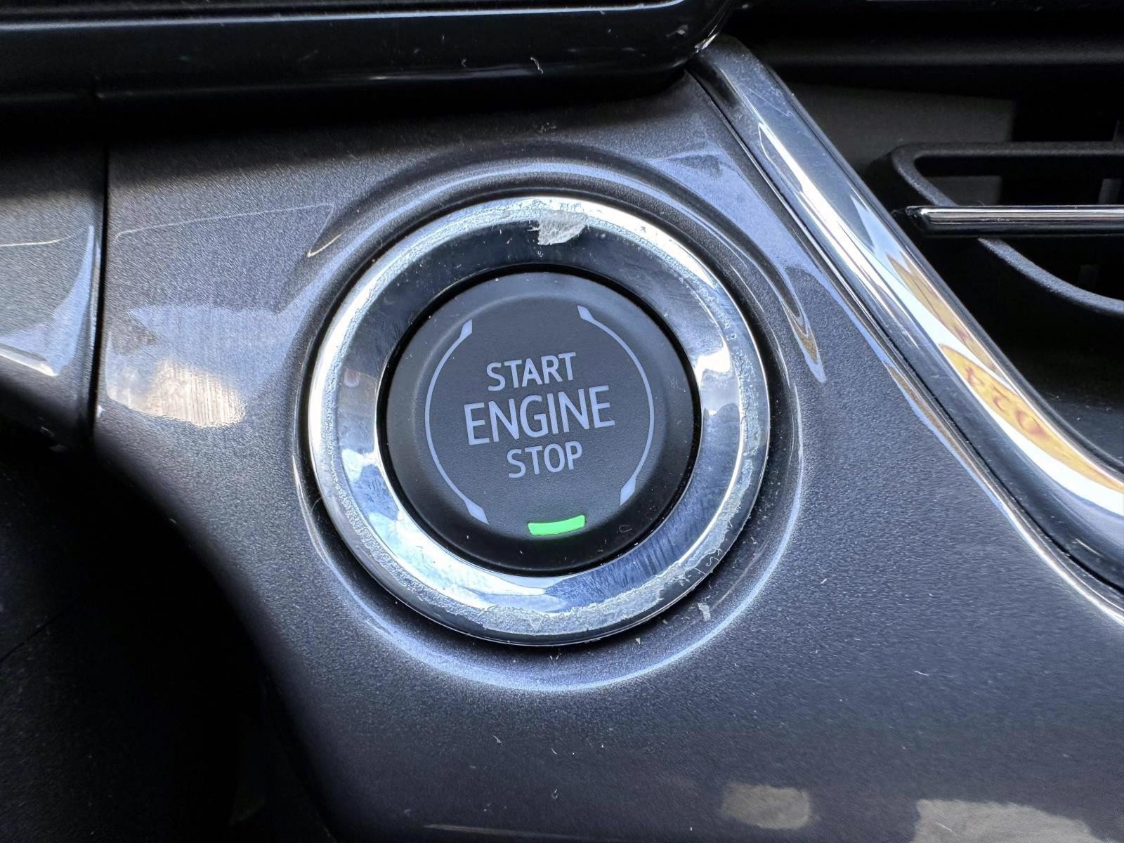 Used 2024 Chevrolet Trax ACTIV w/ Driver Confidence Package FWD image 18