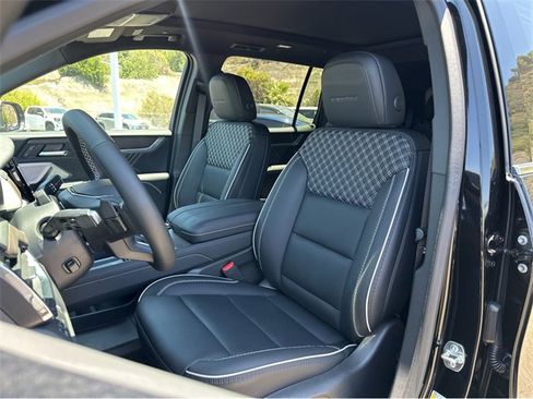 New 2025 GMC Acadia Denali w/ Super Cruise Package image 8