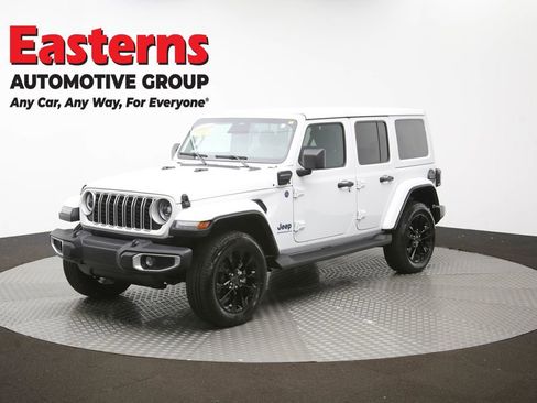 Used 2025 Jeep Wrangler Unlimited Sahara image 55