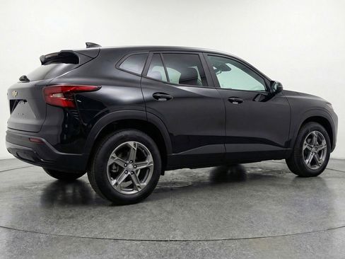 Used 2025 Chevrolet Blazer LT image 7