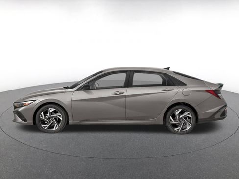 Used 2026 Hyundai Elantra Sport FWD image 3