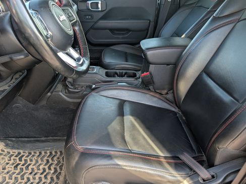 Used 2021 Jeep Gladiator Rubicon AWD/4WD image 6