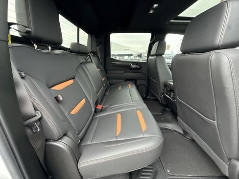 Used 2025 GMC Sierra 1500 AT4 w/ AT4 Premium Package AWD/4WD image 28