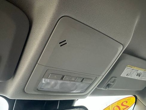 Used 2014 Chevrolet Cruze LT w/ Technology Package image 16