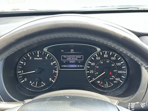 Used 2017 Nissan Altima 2.5 SL w/ Moonroof Package FWD image 27
