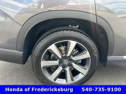 Used 2025 Honda Pilot Elite image 36