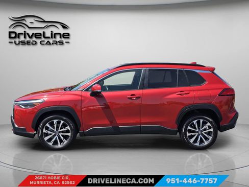 Used 2022 Toyota Corolla Cross XLE FWD image 14