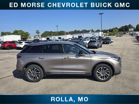 Used 2021 Lincoln Corsair AWD image 2