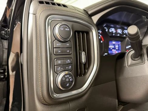 Used 2021 GMC Sierra 1500 AT4 w/ AT4 Preferred Package AWD/4WD image 22