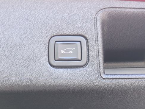 Used 2022 GMC Terrain SLT image 14