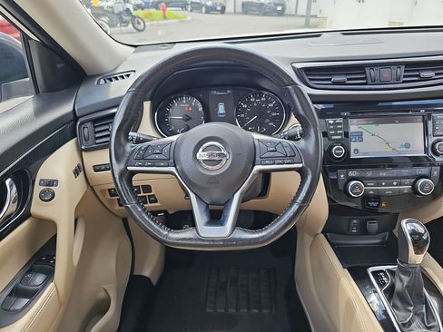 Used 2017 Nissan Rogue SL w/ SL Premium Package AWD/4WD image 12