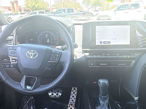 Used 2026 Toyota Camry SE FWD image 12