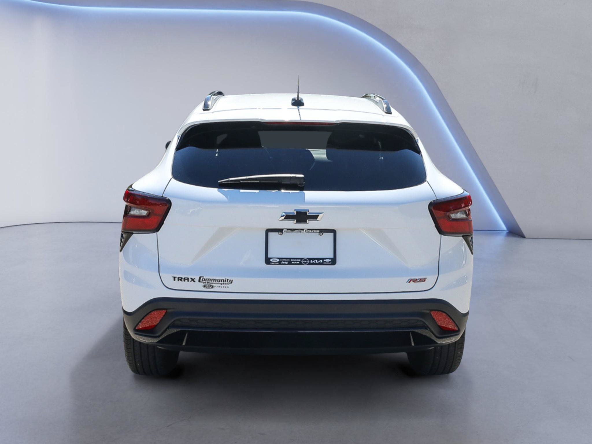 Used 2025 Chevrolet Trax RS FWD image 6