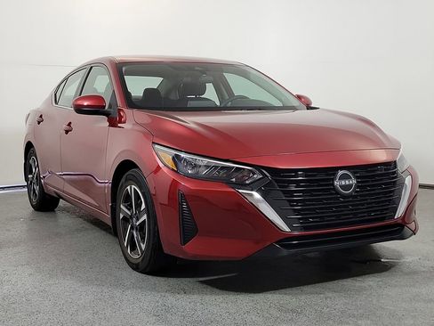 Used 2025 Nissan Sentra SV image 1