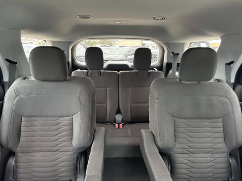 Used 2021 Ford Explorer XLT image 9