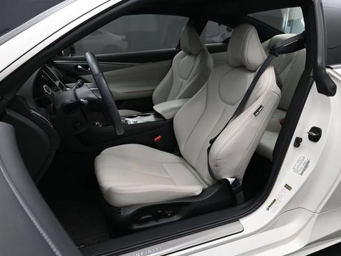 Used 2017 INFINITI Q60 3.0t w/ Premium Plus Package 3.0T RWD image 5