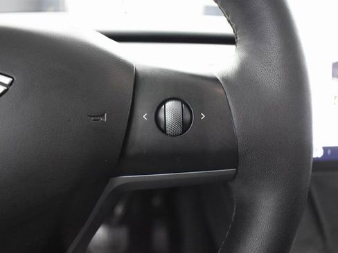 Used 2023 Tesla Model Y Long Range image 28