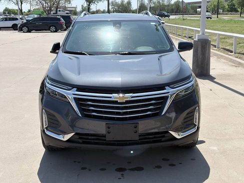 Used 2022 Chevrolet Equinox Premier image 2