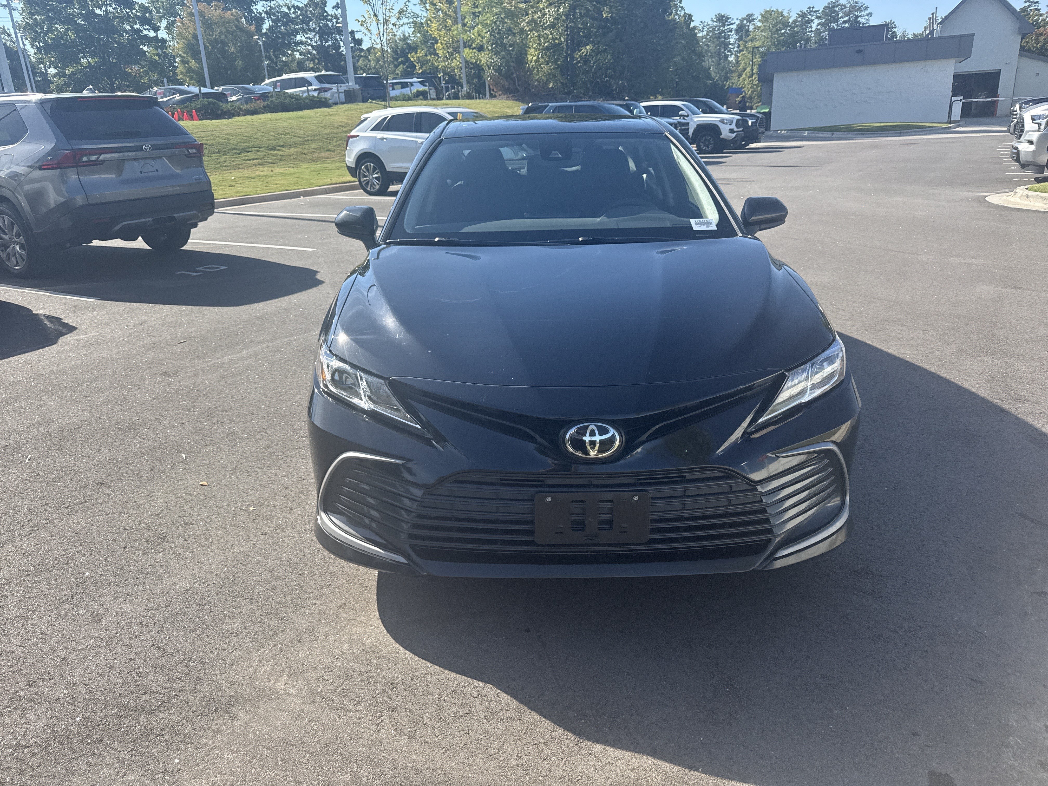 Used 2023 Toyota Camry LE FWD image 3