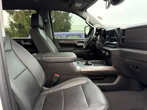 Used 2024 Chevrolet Silverado 3500 LTZ w/ LTZ Convenience Package AWD/4WD image 16