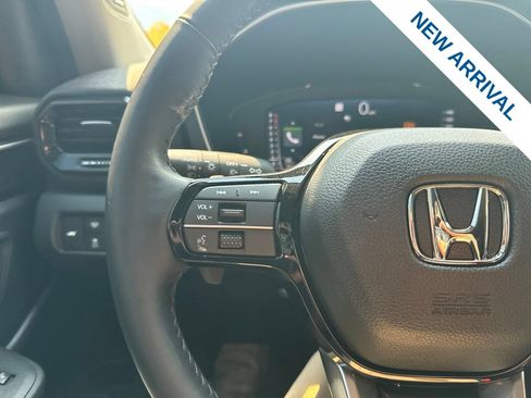 Used 2025 Honda Pilot Elite image 24