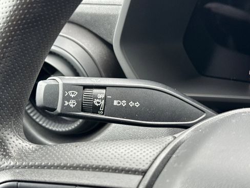 Used 2023 Chevrolet Colorado Trail Boss w/ Technology Package image 36