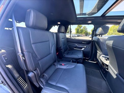 Used 2024 Toyota Sequoia Platinum AWD/4WD image 28