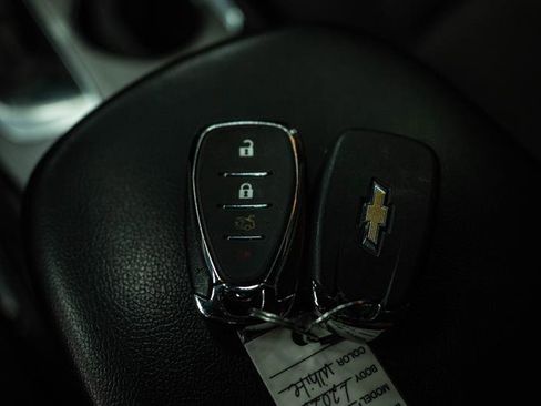 Used 2022 Chevrolet Malibu LS image 19