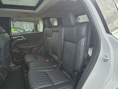 New 2026 Mitsubishi Outlander SEL image 12