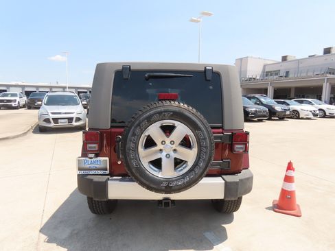 Used 2008 Jeep Wrangler Unlimited Sahara w/ Trailer Tow Group AWD/4WD image 13