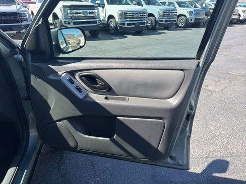 Used 2007 Ford Escape XLT image 35