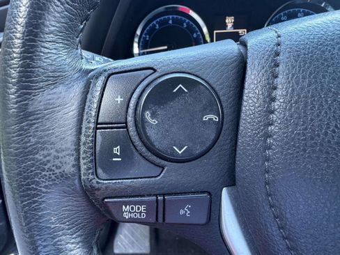 Certified 2018 Toyota Corolla SE FWD image 18
