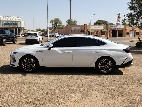 Used 2025 Hyundai Sonata SEL FWD image 2