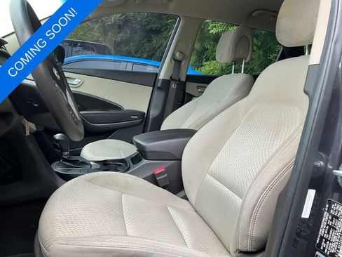Used 2017 Hyundai Santa Fe Sport FWD image 2