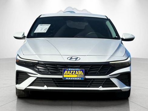 Used 2024 Hyundai Elantra SE FWD image 8
