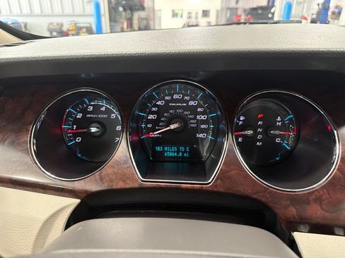 Used 2011 Ford Taurus Limited w/ 301A Rapid Spec Order Code FWD image 24