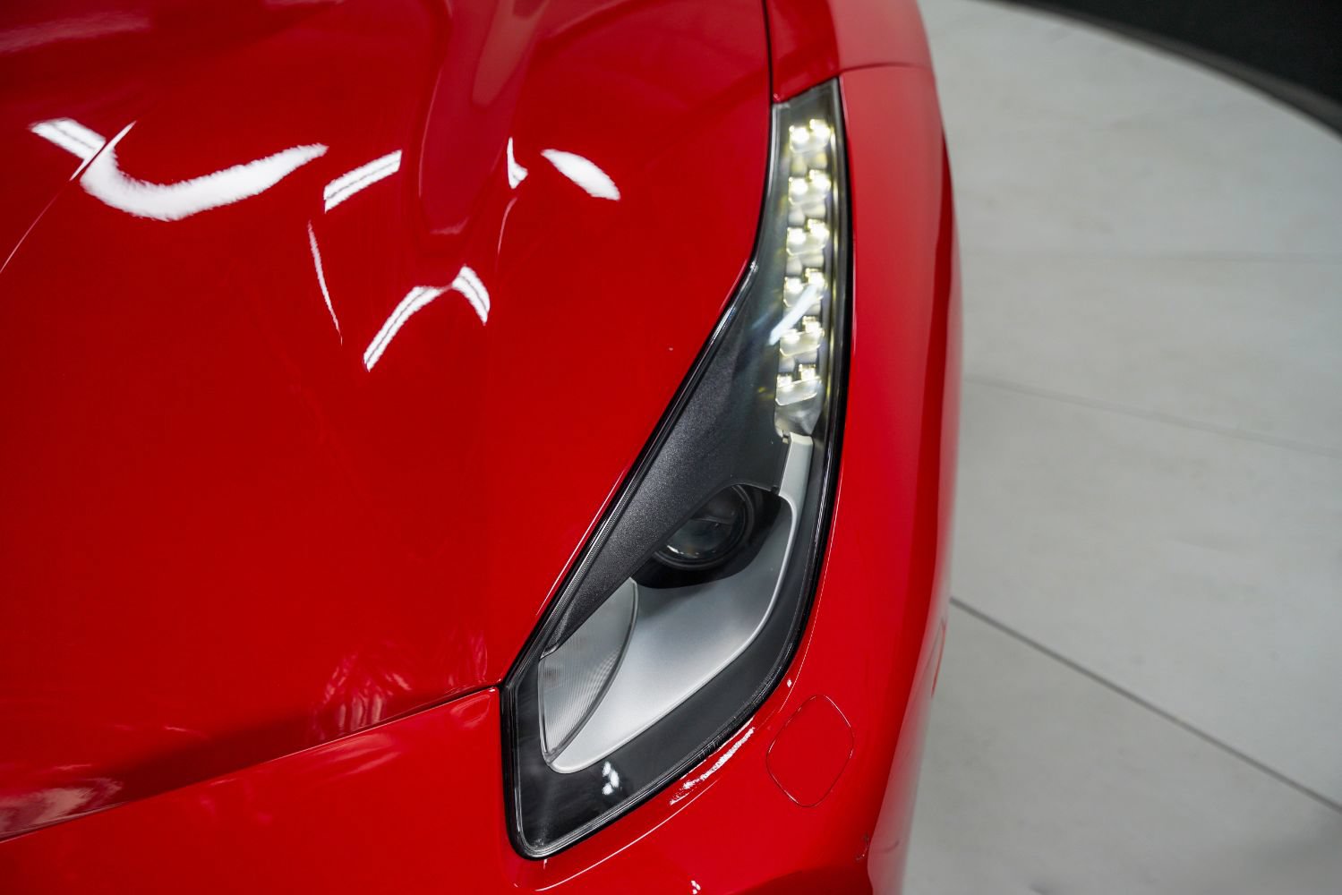 Used 2016 Ferrari 488 GTB RWD image 14
