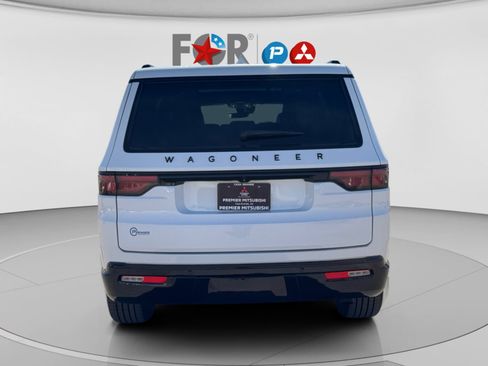 Used 2023 Jeep Wagoneer 2WD image 4