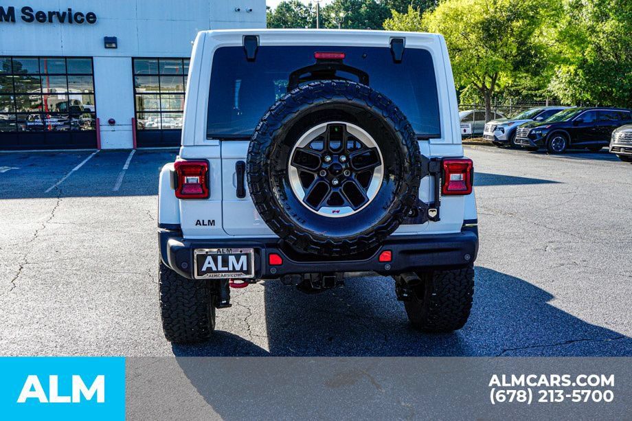 Used 2021 Jeep Wrangler Unlimited Rubicon w/ Dual Top Group AWD/4WD image 10