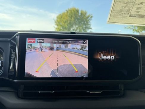 New 2025 Jeep Gladiator Mojave w/ Convenience Group image 19