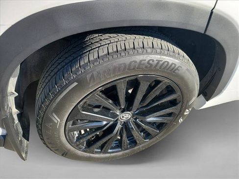 Used 2024 Toyota Highlander XSE image 11