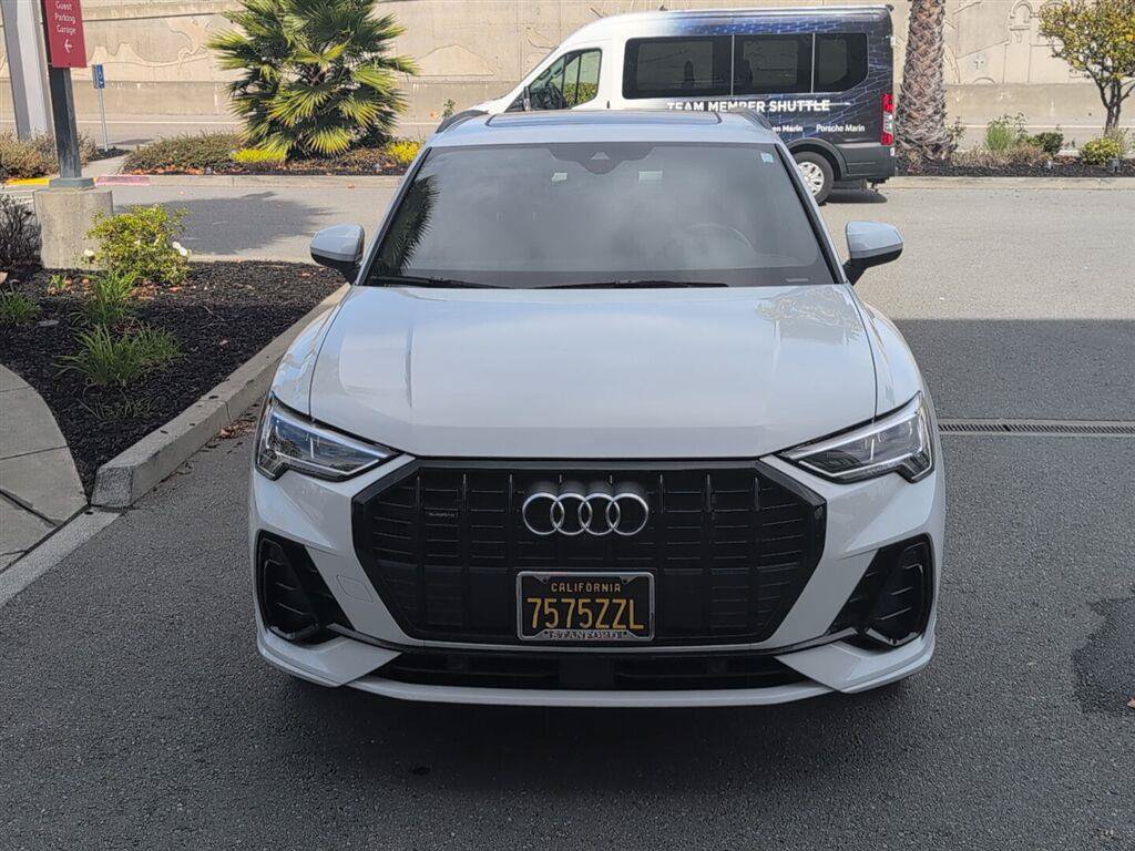 Used 2024 Audi Q3 2.0T Premium Plus w/ Premium Plus Package AWD/4WD image 3